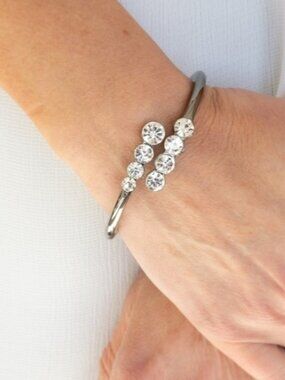 𝅺Defying Dazzle Bracelet